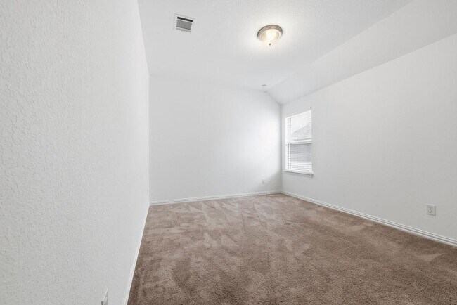 Building Photo - 1005 Ridge Runner Dr