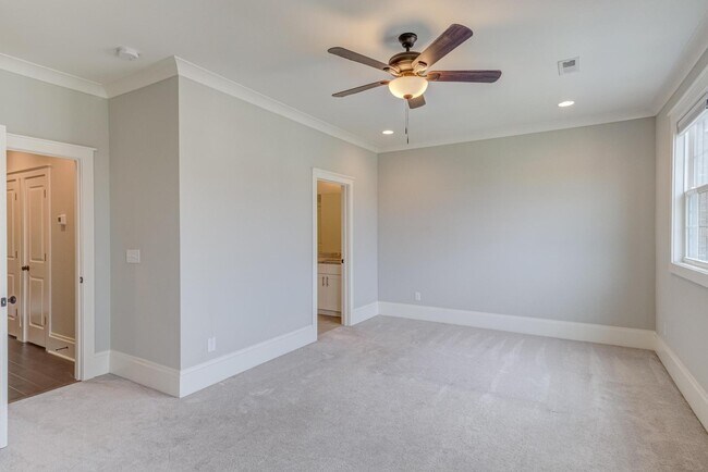 Building Photo - 208 Asher Springs Cir