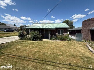Building Photo - Large 3bd/1.5ba House in Selah, WA with a ...