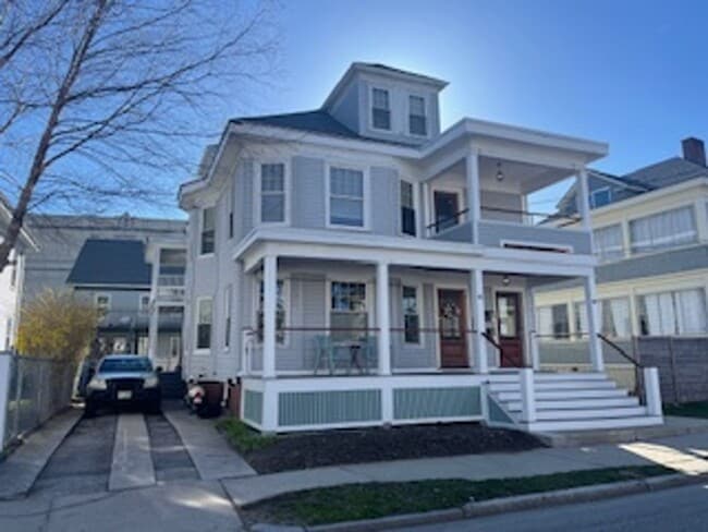 Primary Photo - 66-68 Exeter St