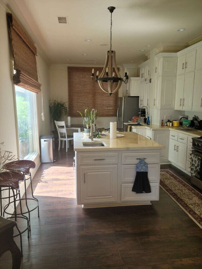 Building Photo - Experience Luxurious Living: Spacious 3-Bedroom Home with Golf Course views on Pebble Beach Drive!