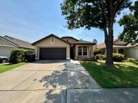Building Photo - Beautiful 3 Bed / 2 Bath Home with 2-Car Garage in Roseville