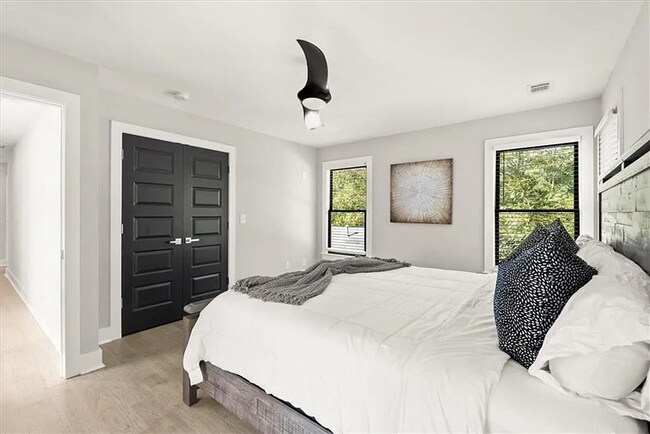 Building Photo - Spacious 4BR/4BA Home in Prime College Park Location