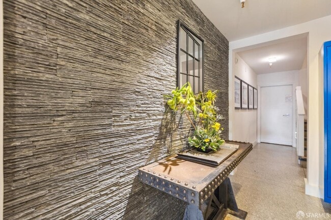 Building Photo - 1831 Grant Ave