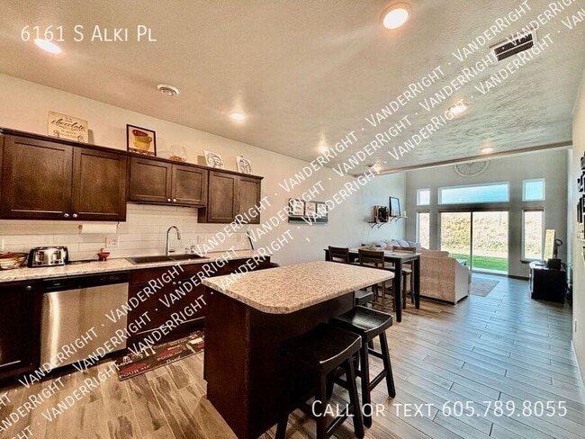 Building Photo - 6161 S Alki Pl