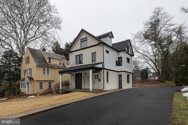 Building Photo - 622 Spring Ave