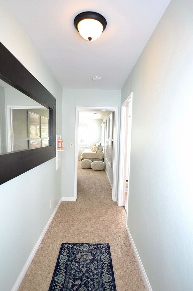 Building Photo - Exquisite Vacation unit in the Heart of Co...