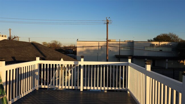 Building Photo - 304 Milby St
