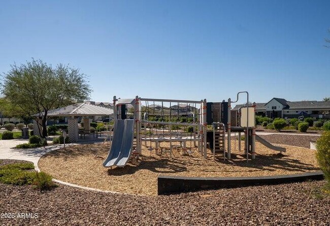 Building Photo - 5028 E Shady Glen Ave