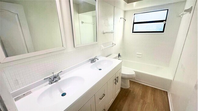 Building Photo - 3 Carriage Hill Cir
