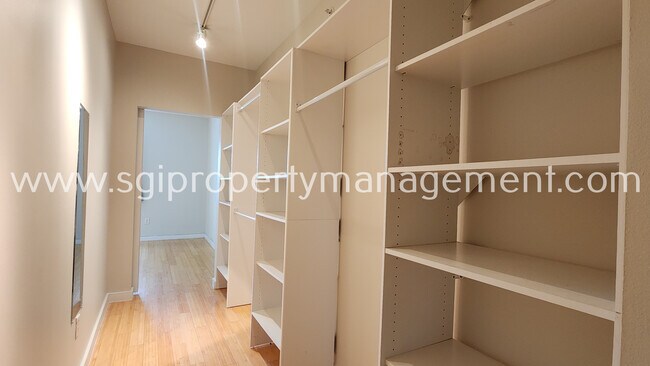 Building Photo - 1111 S Akard St