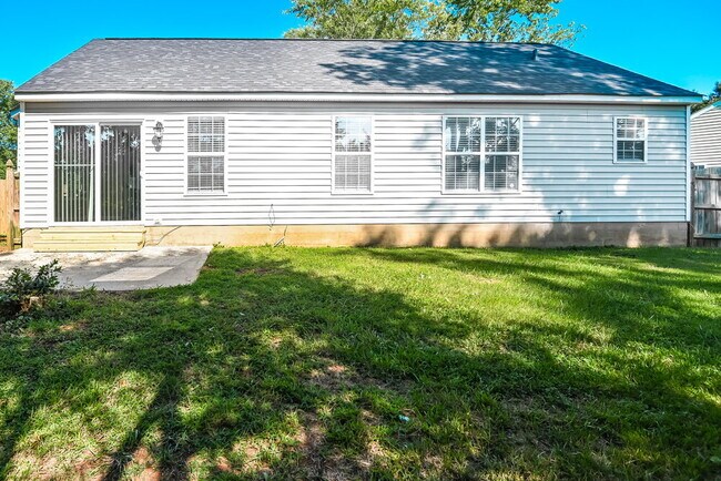 Building Photo - 8905 Bambi Ct