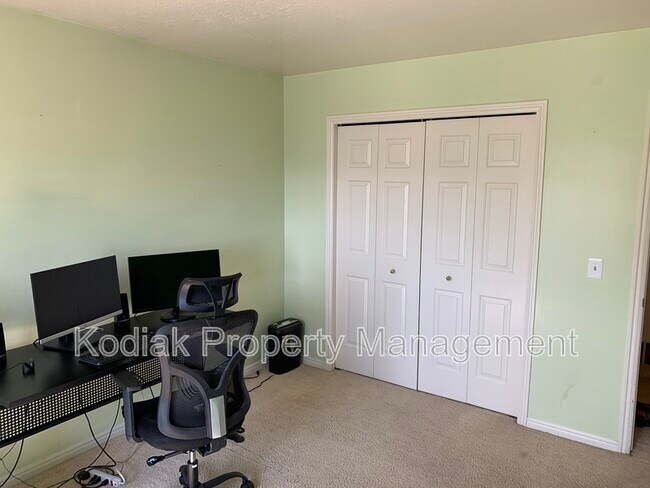 Building Photo - 1737 E 2800 N