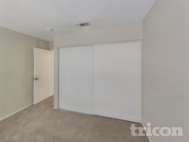 Building Photo - 509 Coco Palms Ave