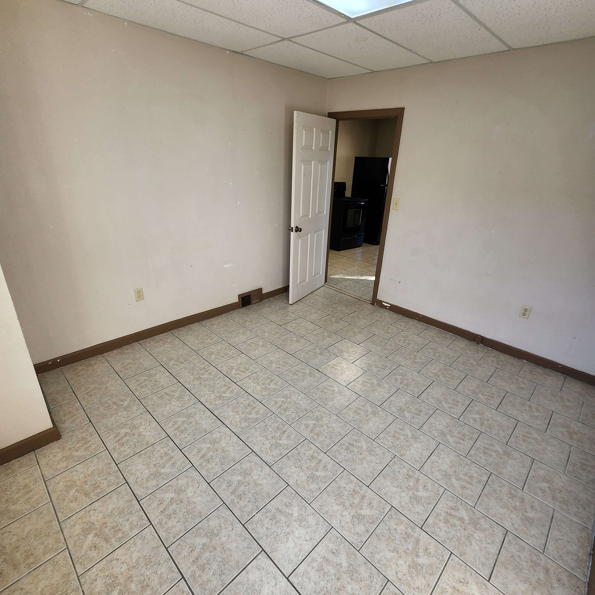 Building Photo - 102 Vermillion St