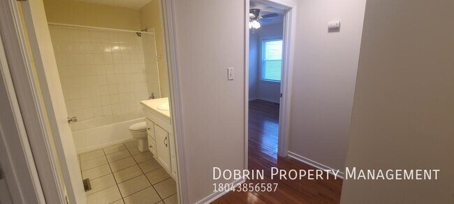 Building Photo - 1514 Kemper St