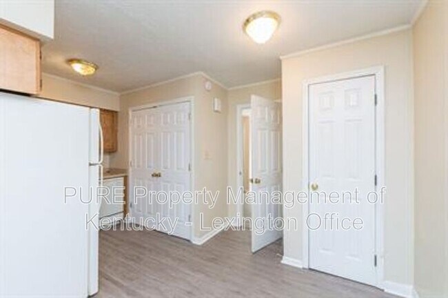 Building Photo - 164 Landings Dr