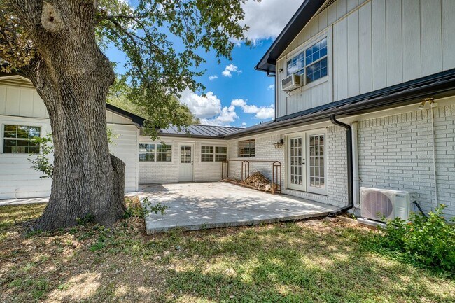 Building Photo - 6552 CR 403
