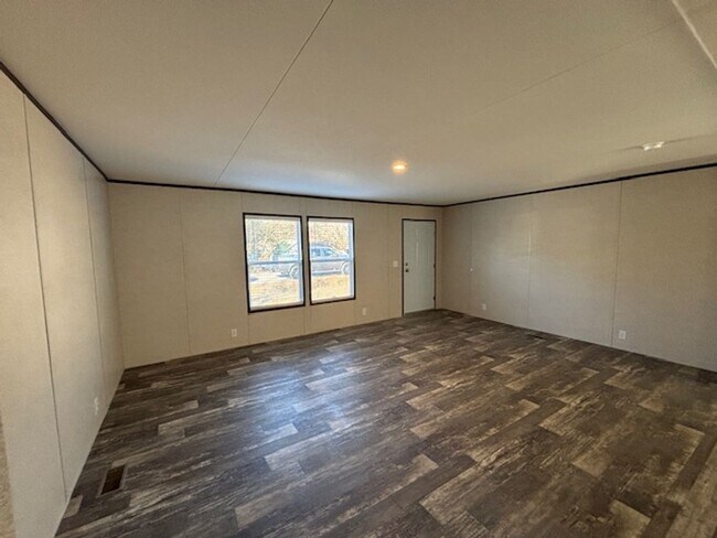 Building Photo - 5952 Yale Ave