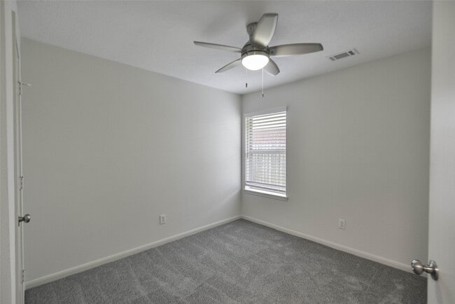 Building Photo - 27077 Crown Chase Dr