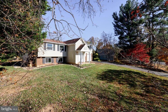 Building Photo - 10622 Cavalcade St