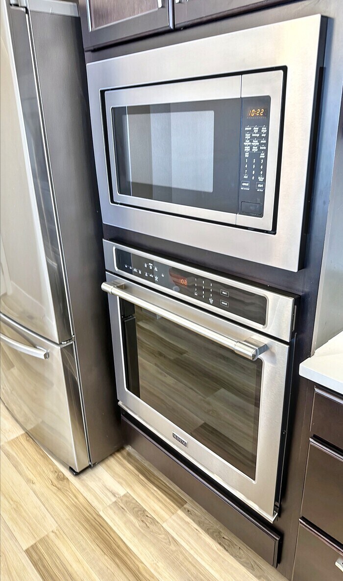 Building Photo - 5992 N Fulton St