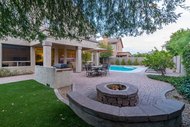 Building Photo - 6417 E Marilyn Rd