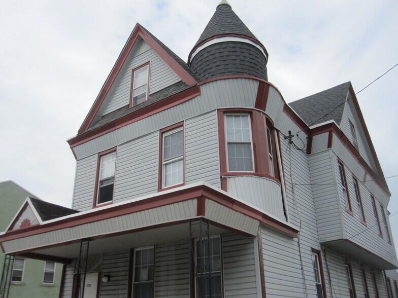Building Photo - 2703 Kirkbride St