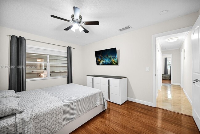 Building Photo - 2528 SW Natura Blvd