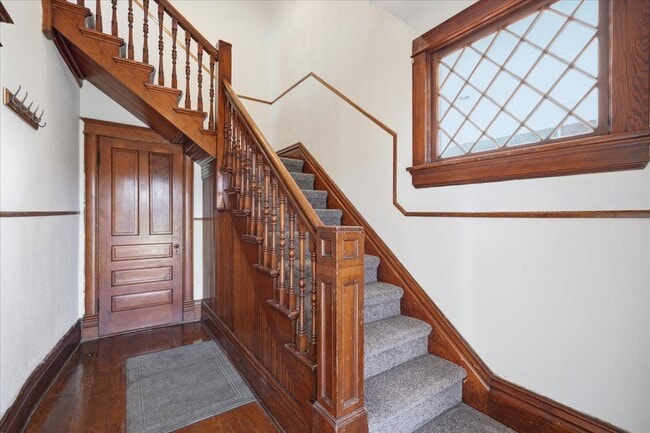 Building Photo - 209 West Main St