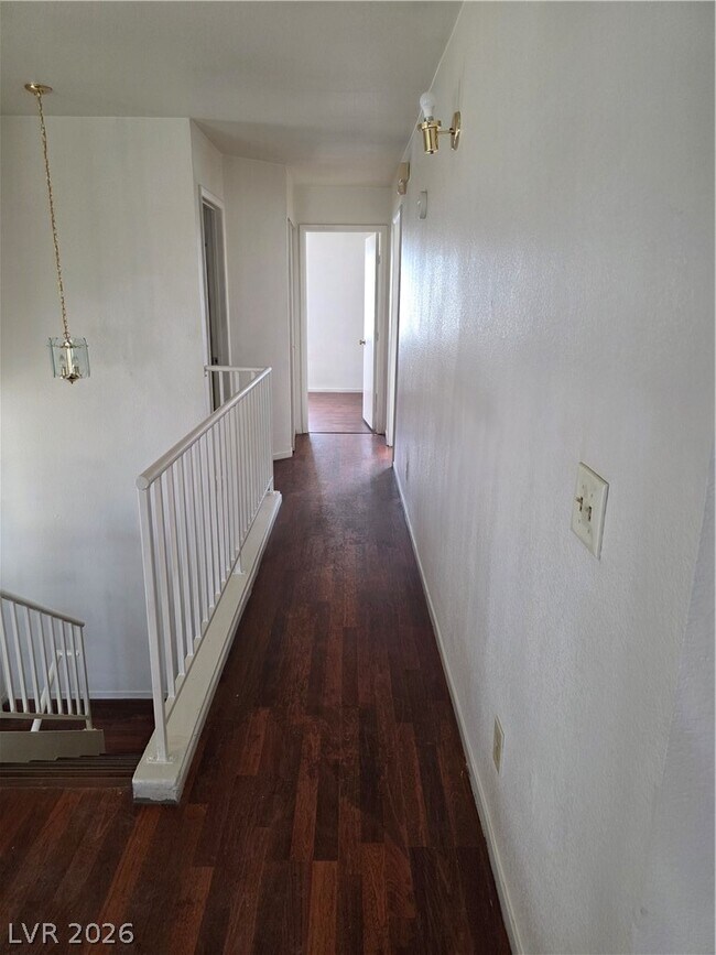 Building Photo - 5784 Akron Ct