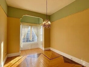 Building Photo - "Charming 2-Bed, 2-Bath Haven in the Heart of San Francisco!"