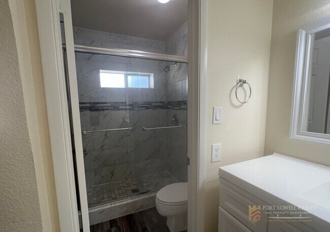 Building Photo - Coming Soon! 3 Bed/2 Bath home in Glendale! Located in an HOA! (Available on 05/15/26)