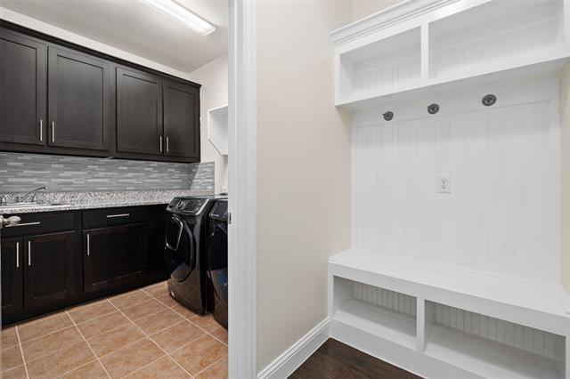 Building Photo - 8705 Tutbury Pl