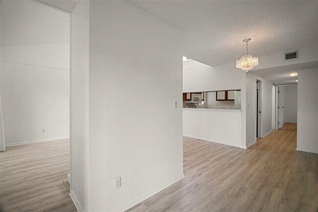 Building Photo - 1051 S Highland St
