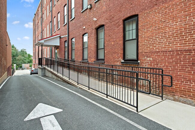 Building Photo - 626 Columbia Ave