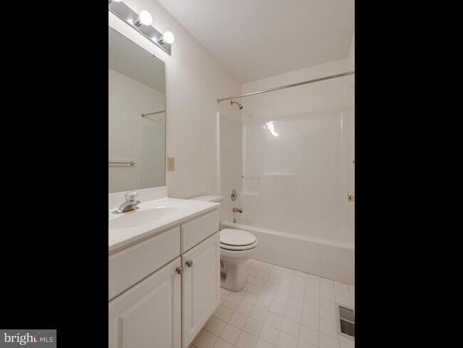 Building Photo - 913 Harbour Ridge Ln