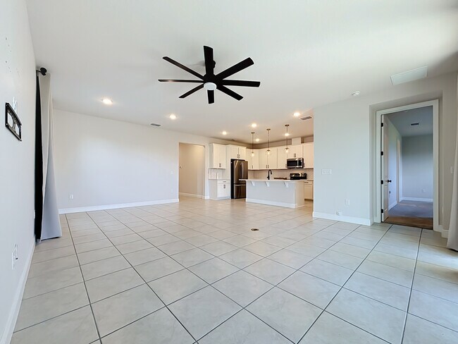 Building Photo - 362 Sofia Ln