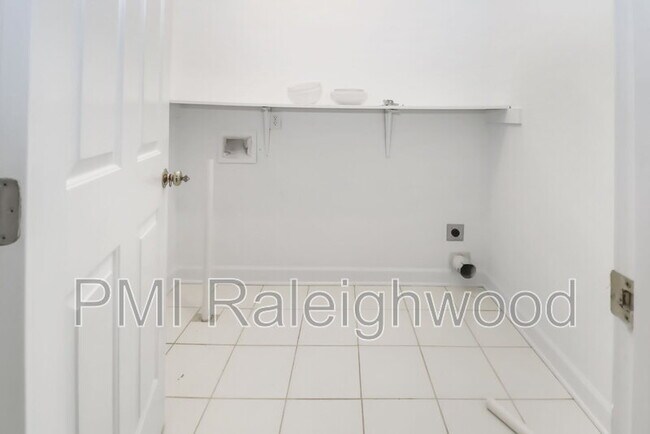 Building Photo - 301 Perry Creek Dr