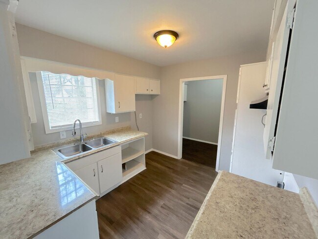 Building Photo - 4235 Camelot Ave