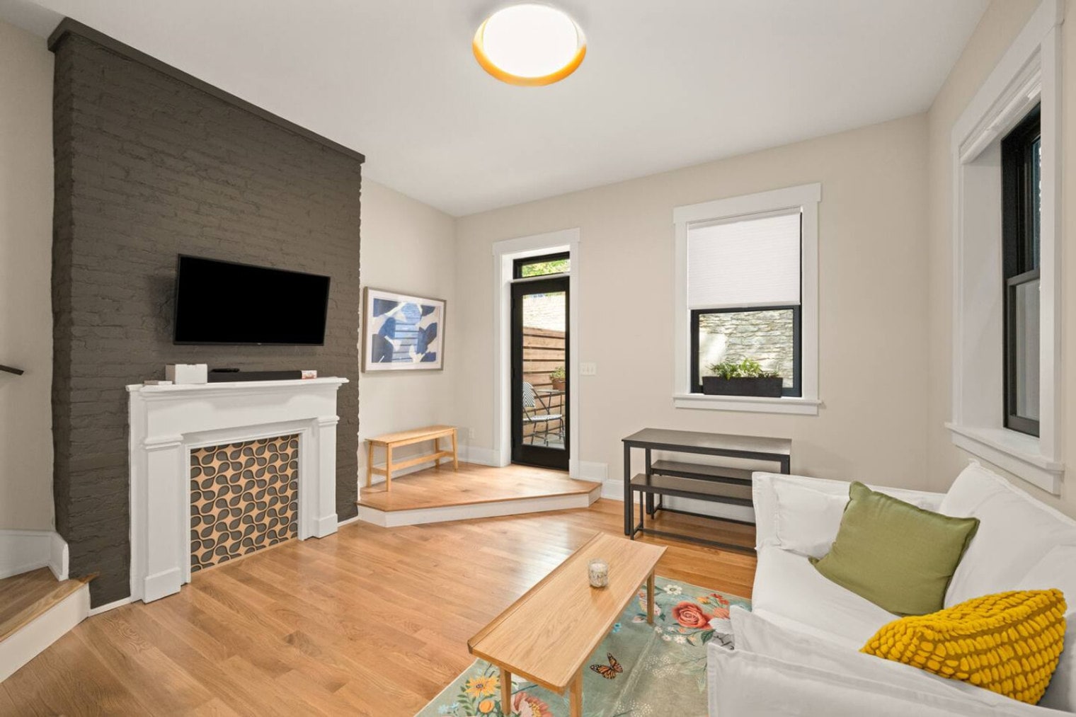 Building Photo - 1918 Vine St