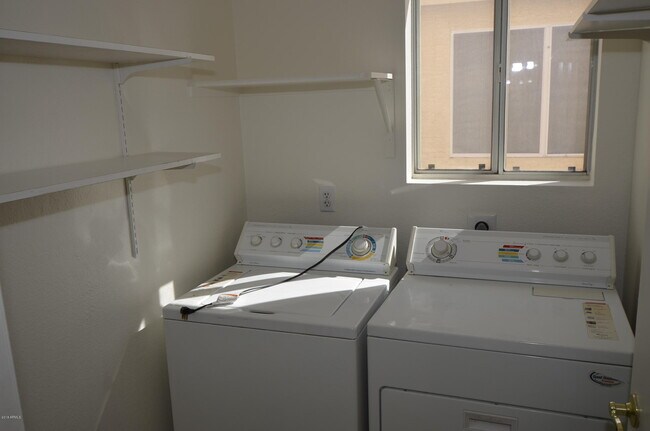 Building Photo - 630 N Diane Ct