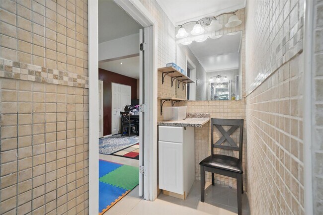 Building Photo - 2067 NY-211