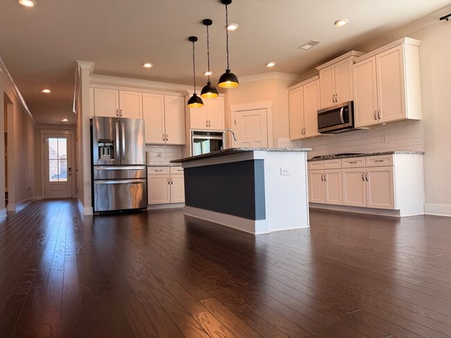 Building Photo - 178 Redcroft Dr