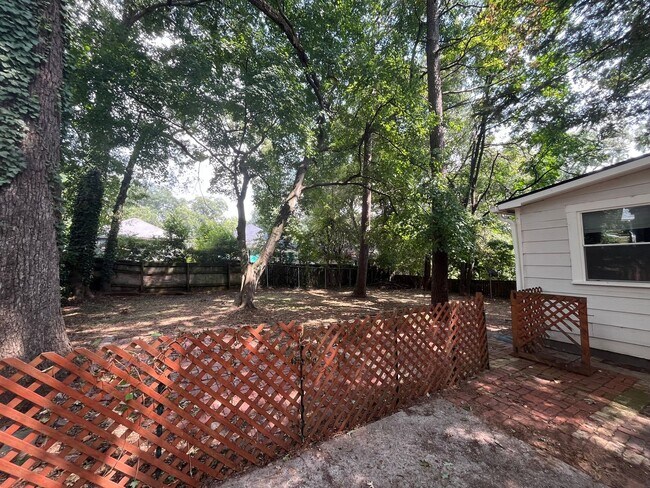 Building Photo - 1460 Desoto Ave SW