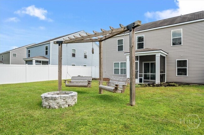 Building Photo - 4 Gardenia Dr