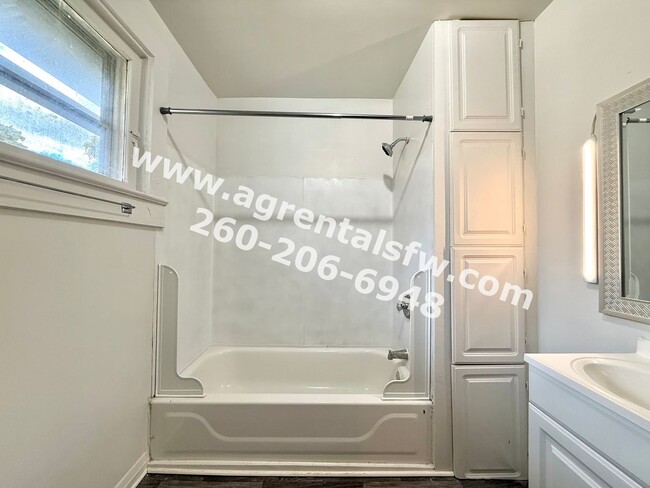 Building Photo - 231 W Dewald St