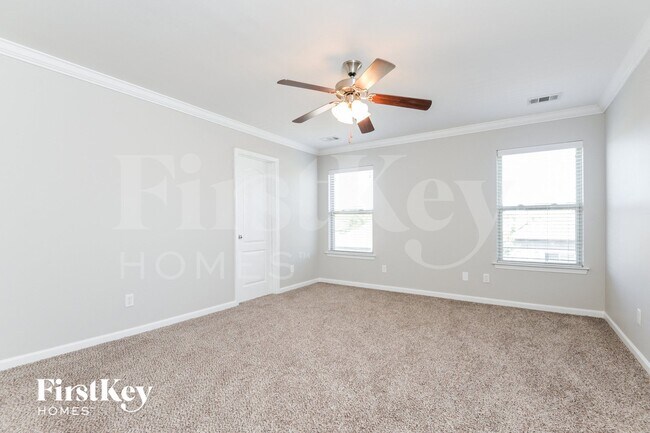 Building Photo - 2045 Kensington Ct