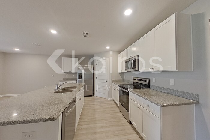 Building Photo - 4624 Malay Cir