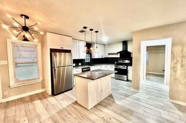 Building Photo - 1110 Clower-